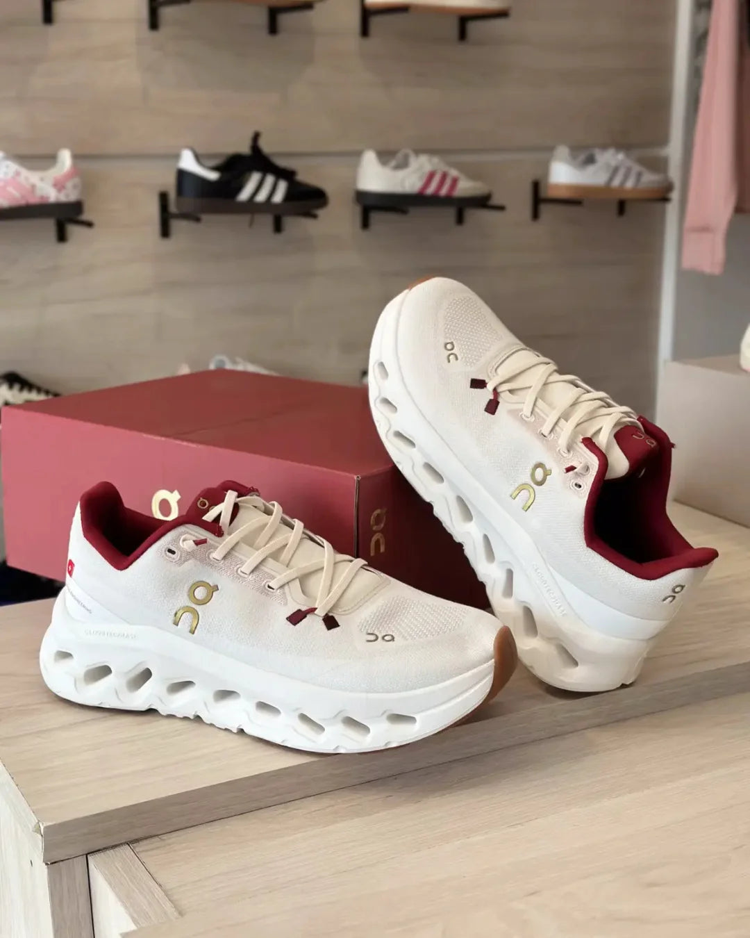Calzado On Cloud Cherry 🍒 - Ultra Livianos